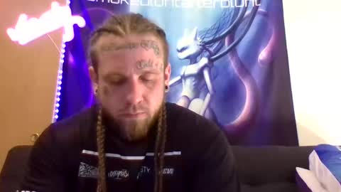 Snapshot of smokebluntafterblunt chatting on April 20, 2026, 2:03 am smoke online show from April 20, 2026, 2:03 am