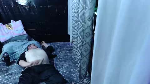 Snapshot of smokeingbitch420 chatting on December 22, 2025, 8:00 am love bug online show from December 22, 2025, 8:00 am