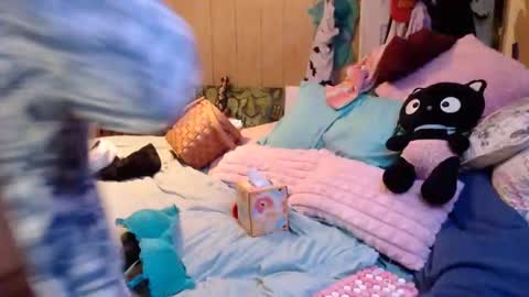 Snapshot of smokydian chatting on December 25, 2024, 12:15 pm DIAN dee-ann online show from December 25, 2024, 12:15 pm