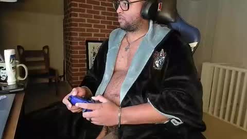 Smoothj2011 online show from March 19, 2026, 8:18 am