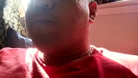 Snapshot of smoothstrik3r chatting on January 1, 2025, 10:13 pm smoothstrik3r online show from January 1, 2025, 10:13 pm