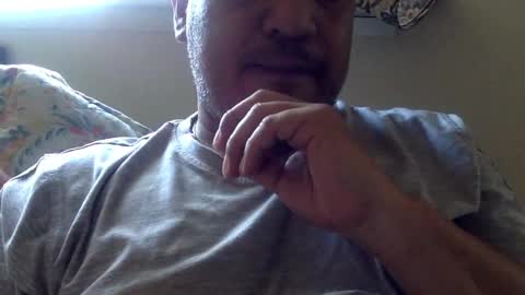 Snapshot of smoothstrik3r chatting on February 19, 2025, 7:48 pm smoothstrik3r online show from February 19, 2025, 7:48 pm