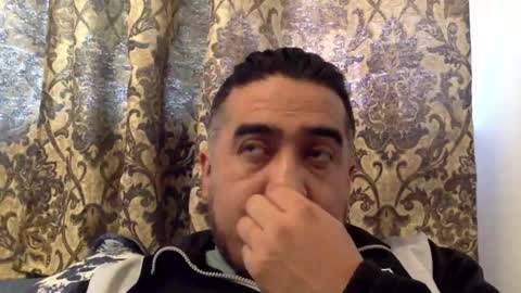 Snapshot of smoothstrik3r chatting on February 14, 2026, 6:59 pm smoothstrik3r online show from February 14, 2026, 6:59 pm