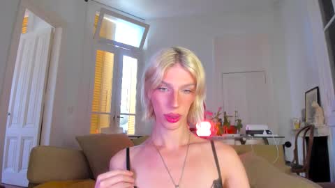 Snapshot of sn0wcat chatting on January 17, 2026, 2:44 pm online show from January 17, 2026, 2:44 pm