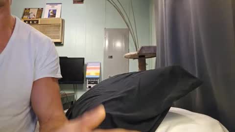 Snackyyyy online show from February 22, 2026, 12:01 am