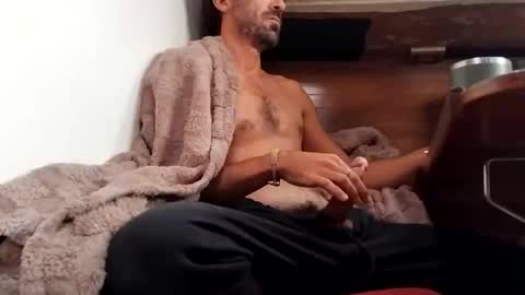 snag1_8 online show from October 31, 2025, 9:54 am