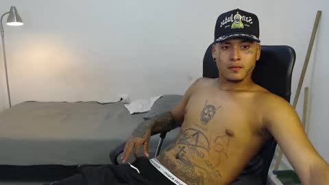 snak_master1 online show from September 18, 2025, 2:57 am