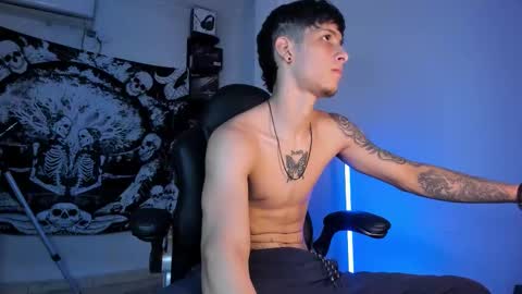 Snapshot of snakebutterfly chatting on December 16, 2025, 12:15 am snakebutterfly online show from December 16, 2025, 12:15 am