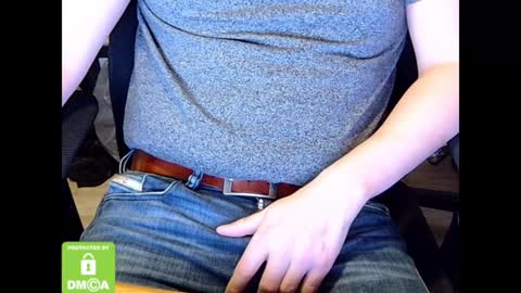 Snapshot of sneakybill82 chatting on January 2, 2025, 10:01 pm Sneakybill online show from January 2, 2025, 10:01 pm