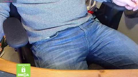 Snapshot of sneakybill82 chatting on February 26, 2025, 7:42 am Sneakybill online show from February 26, 2025, 7:42 am