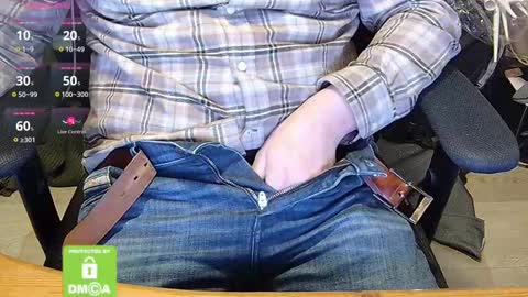 Snapshot of sneakybill82 chatting on February 28, 2025, 10:39 pm Sneakybill online show from February 28, 2025, 10:39 pm