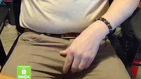 Snapshot of sneakybill82 chatting on March 12, 2025, 7:13 am Sneakybill online show from March 12, 2025, 7:13 am