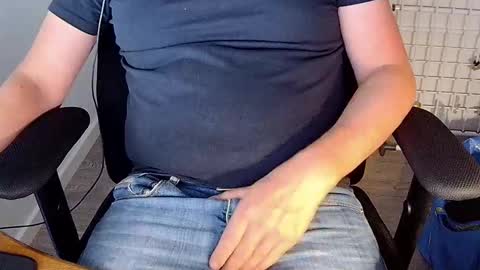 Snapshot of sneakybill82 chatting on September 15, 2025, 9:04 pm Sneakybill online show from September 15, 2025, 9:04 pm