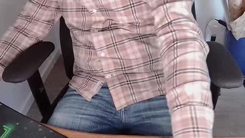 Snapshot of sneakybill82 chatting on November 19, 2025, 7:19 am Sneakybill online show from November 19, 2025, 7:19 am