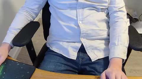 Snapshot of sneakybill82 chatting on January 18, 2026, 8:45 pm Sneakybill online show from January 18, 2026, 8:45 pm