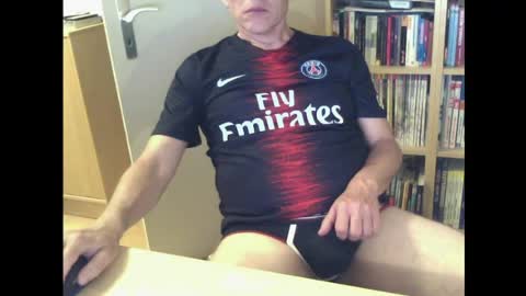 Snapshot of sneaxfreund chatting on May 24, 2026, 1:10 am sneaxfreund online show from May 24, 2026, 1:10 am