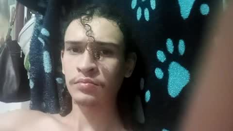 Snapshot of snei_q chatting on June 13, 2026, 10:24 am snei_q online show from June 13, 2026, 10:24 am