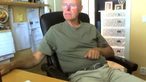 snickarn335731 online show from June 30, 2026, 10:05 am