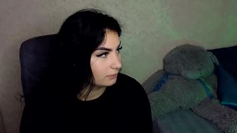 Olivia online show from October 16, 2025, 3:02 pm