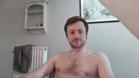 snoecks online show from April 12, 2026, 8:19 am