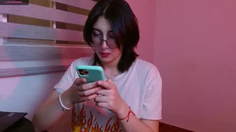 IG     OF red moonn online show from December 16, 2024, 2:05 pm