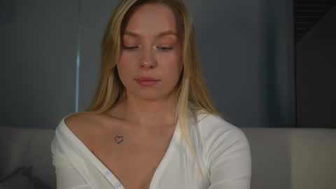 Candice Snow online show from February 26, 2025, 2:57 pm