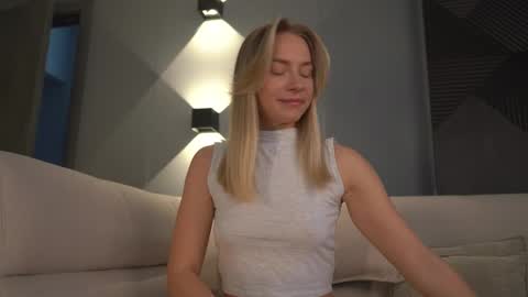 Candice Snow online show from March 11, 2025, 9:24 am