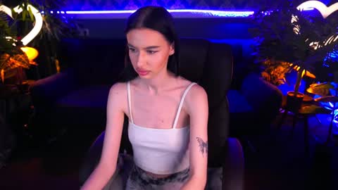 Snapshot of snow_whiteeex chatting on January 16, 2025, 1:47 pm snow_whiteeex online show from January 16, 2025, 1:47 pm