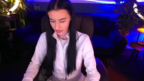 Snapshot of snow_whiteeex chatting on January 28, 2025, 7:53 pm snow_whiteeex online show from January 28, 2025, 7:53 pm