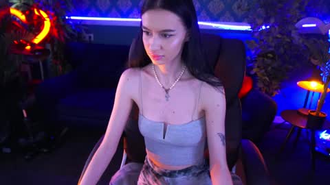 Snapshot of snow_whiteeex chatting on February 4, 2025, 10:00 am snow_whiteeex online show from February 4, 2025, 10:00 am