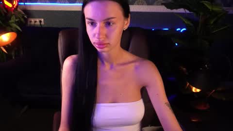 Snapshot of snow_whiteeex chatting on September 10, 2025, 5:40 am snow_whiteeex online show from September 10, 2025, 5:40 am