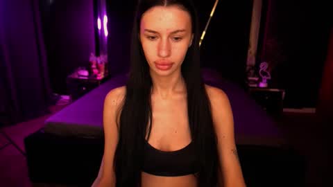 Snapshot of snow_whiteeex chatting on September 13, 2025, 5:40 am snow_whiteeex online show from September 13, 2025, 5:40 am