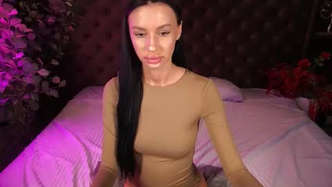 Snapshot of snow_whiteeex chatting on October 8, 2025, 6:44 am snow_whiteeex online show from October 8, 2025, 6:44 am