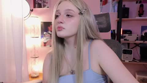 Snapshot of snowflakeskitty chatting on May 8, 2026, 5:35 am Ellie online show from May 8, 2026, 5:35 am