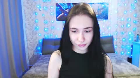 Snapshot of snowwhate_00 chatting on April 19, 2026, 5:01 pm SnowWhate 00 online show from April 19, 2026, 5:01 pm