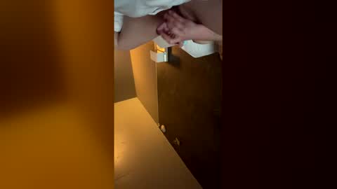 soakingwetmilf online show from April 17, 2026, 12:19 pm