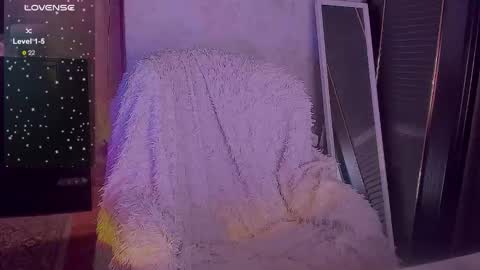  lady sofi green   online show from December 19, 2025, 2:07 am