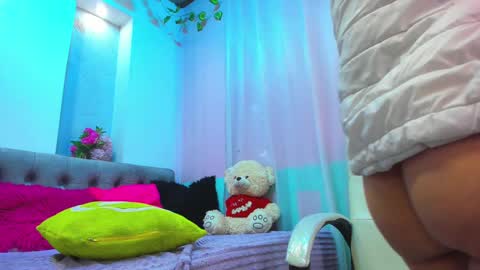 sofiia online show from February 24, 2025, 4:04 pm