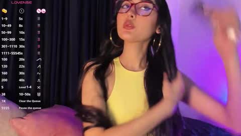 Danna online show from October 25, 2025, 11:40 am