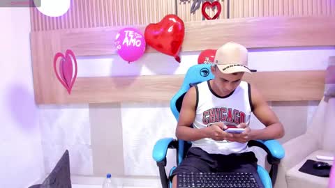 Snapshot of soffia_bless chatting on February 16, 2025, 12:43 pm Soffia bless online show from February 16, 2025, 12:43 pm