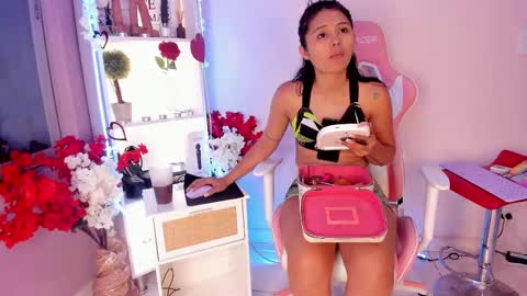 Snapshot of sofhia_turner chatting on February 13, 2025, 12:00 pm sofhia_turner online show from February 13, 2025, 12:00 pm