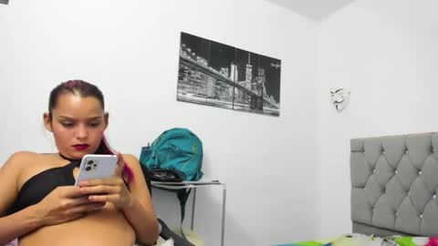 SOFI AND SANTY online show from September 28, 2025, 10:15 pm