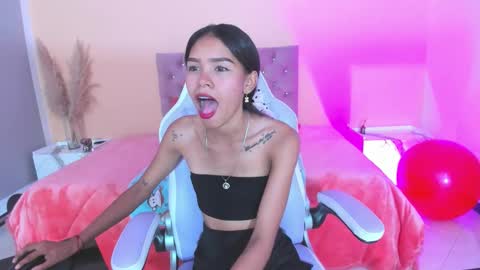 Snapshot of sofi_little2 chatting on November 26, 2025, 6:42 pm Sofia online show from November 26, 2025, 6:42 pm