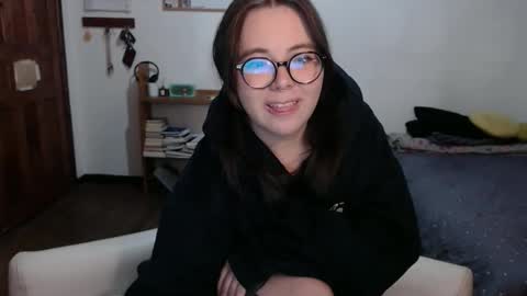 Sofi Lynch online show from March 13, 2026, 4:41 am