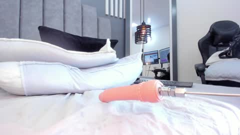 valen online show from December 15, 2024, 1:57 am