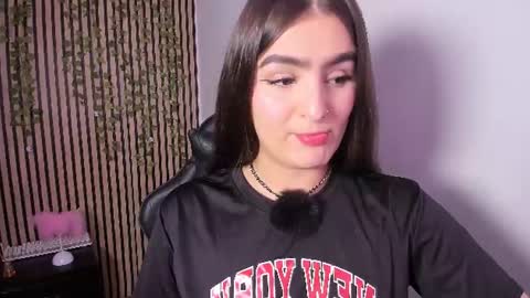Skarlett online show from June 9, 2026, 1:56 pm