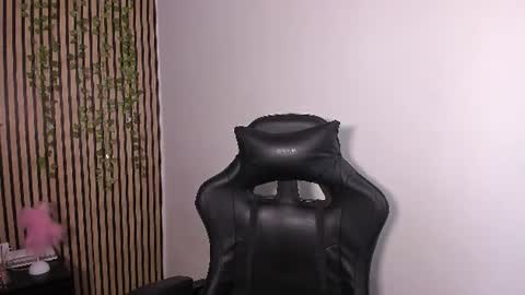 Skarlett online show from July 17, 2026, 6:57 pm