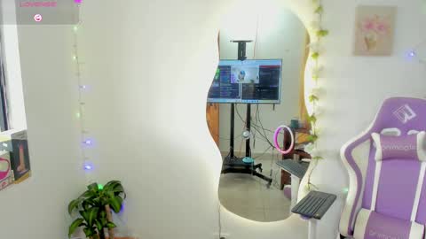 sofia online show from September 17, 2025, 6:20 pm