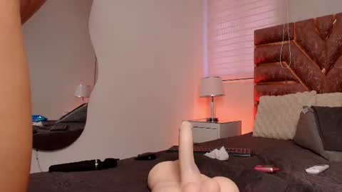 sofia gomes online show from July 28, 2026, 2:13 pm