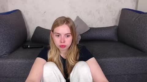 Snapshot of sofia_here chatting on May 14, 2026, 12:06 am Sofia here online show from May 14, 2026, 12:06 am